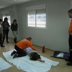 2010-11-20 Primeros Auxilios. curso samur para el grupo amadablan de montañismo